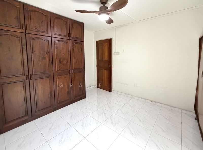 12 Lorong 7 Toa Payoh HDB Flat For Sale at S$ 365,000 | PropertyGuru Singapore - Bedroom