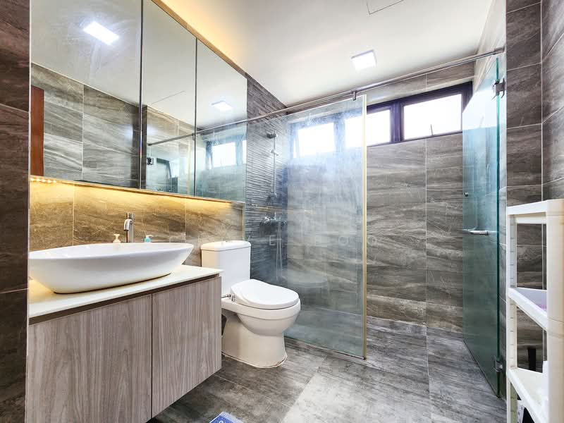 Chiltern Park Condominium For Sale at S$ 2,080,000 | PropertyGuru Singapore - Master Bathroom