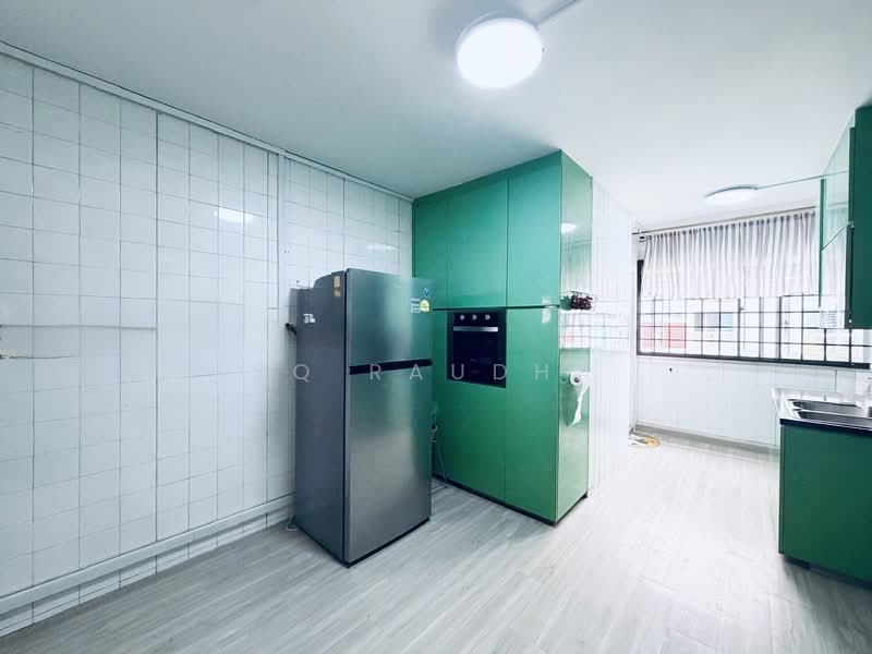 281 Choa Chu Kang Avenue 3 HDB Flat For Sale at S$ 580,000 | PropertyGuru Singapore - Kitchen