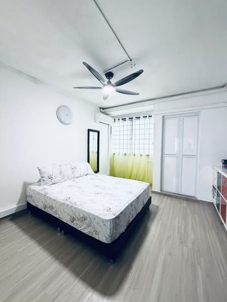 281 Choa Chu Kang Avenue 3 HDB Flat For Sale at S$ 580,000 | PropertyGuru Singapore - Bedroom