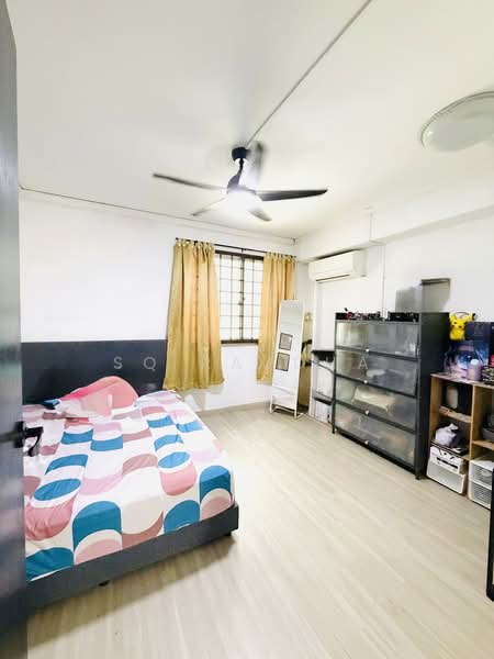 281 Choa Chu Kang Avenue 3 HDB Flat For Sale at S$ 580,000 | PropertyGuru Singapore - Bedroom