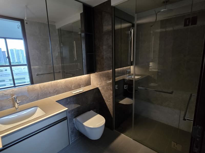 Tembusu Grand, 96 Jalan Tembusu, 2 Bedrooms, 667 sqft, Condominium For Rent, by Eric Ee, 500098946 - Bathroom - PropertyGuru.com.sg