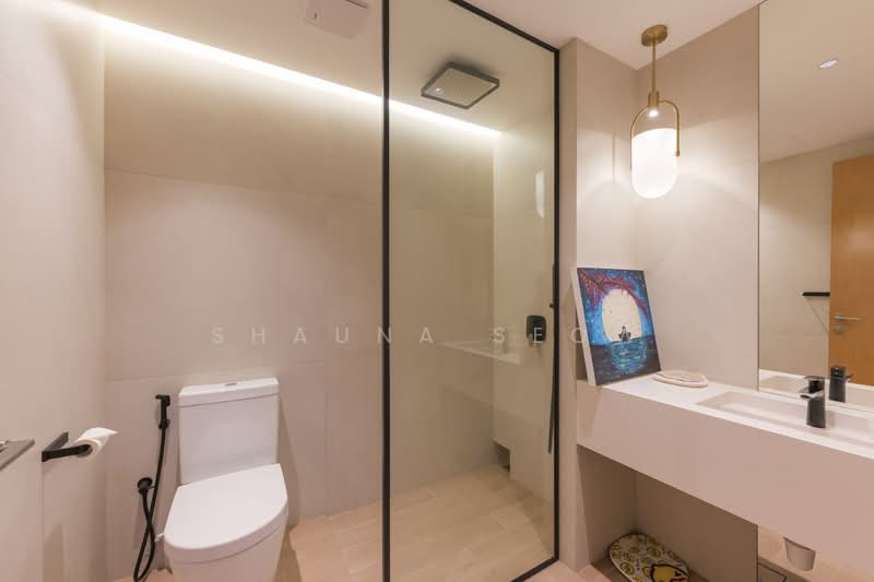 Dunsfold Residences, Dunsfold Drive, 5 Bedrooms, 6,243 sqft, Bungalow House For Sale, by Shauna Seow, 500098948 - Bathroom - PropertyGuru.com.sg