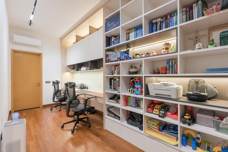 Dunsfold Residences, Dunsfold Drive, 5 Bedrooms, 6,243 sqft, Bungalow House For Sale, by Shauna Seow, 500098948 - Study - PropertyGuru.com.sg