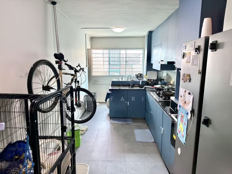 257 Yishun Ring Road HDB Flat For Sale at S$ 540,000 | PropertyGuru Singapore - Kitchen