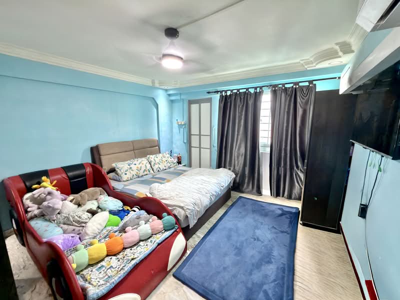257 Yishun Ring Road HDB Flat For Sale at S$ 540,000 | PropertyGuru Singapore - Bedroom