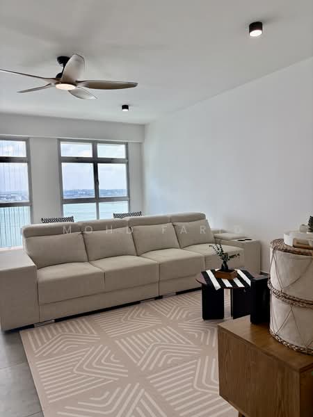 422A Northshore Drive HDB Flat For Sale at S$ 1,100,000 | PropertyGuru Singapore - Living Room