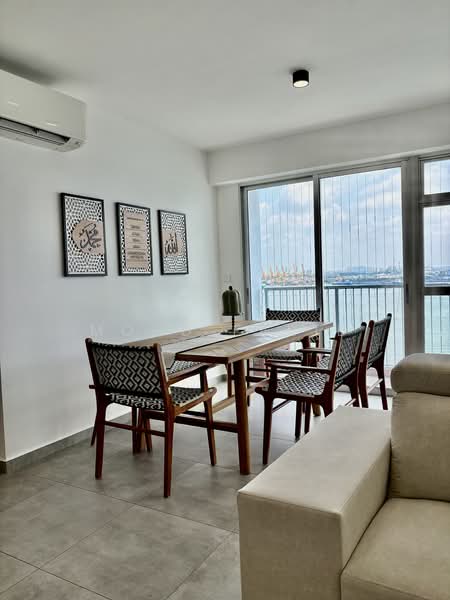422A Northshore Drive HDB Flat For Sale at S$ 1,100,000 | PropertyGuru Singapore - Dining Room
