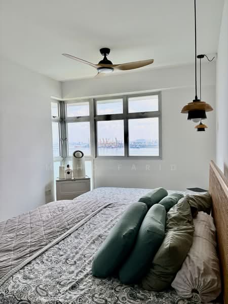 422A Northshore Drive HDB Flat For Sale at S$ 1,100,000 | PropertyGuru Singapore - Bedroom