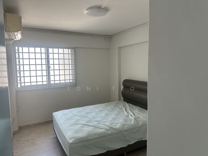 636 Yishun Street 61, 636 Yishun Street 61, 3 Bedrooms, 990 sqft, HDB Flat For Rent, by Toni Teo, 500098989 - Bedroom - PropertyGuru.com.sg