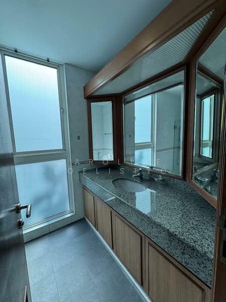 9 Holland Hill, 9 Holland Hill, 3 Bedrooms, 1,593 sqft, Condominium For Rent, by Caroline Soelistyo, 500098990 - Bathroom - PropertyGuru.com.sg