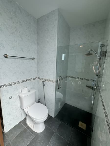 9 Holland Hill, 9 Holland Hill, 3 Bedrooms, 1,593 sqft, Condominium For Rent, by Caroline Soelistyo, 500098990 - Bathroom - PropertyGuru.com.sg