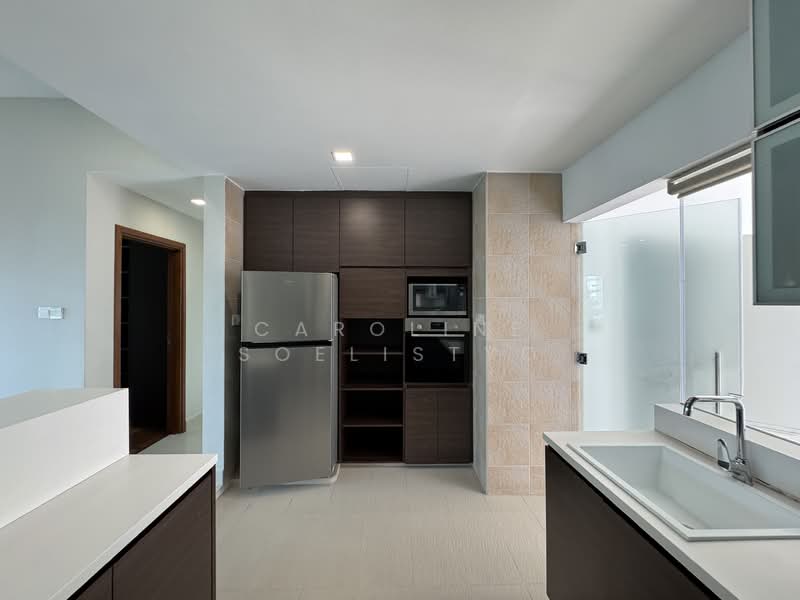 9 Holland Hill, 9 Holland Hill, 3 Bedrooms, 1,593 sqft, Condominium For Rent, by Caroline Soelistyo, 500098990 - Kitchen - PropertyGuru.com.sg