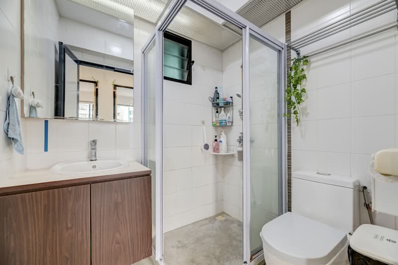 336B Yishun Street 31 HDB Flat For Sale at S$ 688,000 | PropertyGuru Singapore - Bathroom