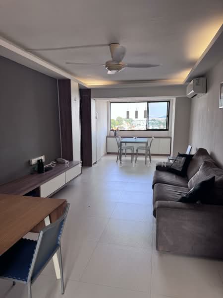 4 Queen's Road, 4 Queen's Road, 2 Bedrooms, 786 sqft, HDB Flat For Rent, by Greg Chan, 500099014 - Living Room - PropertyGuru.com.sg