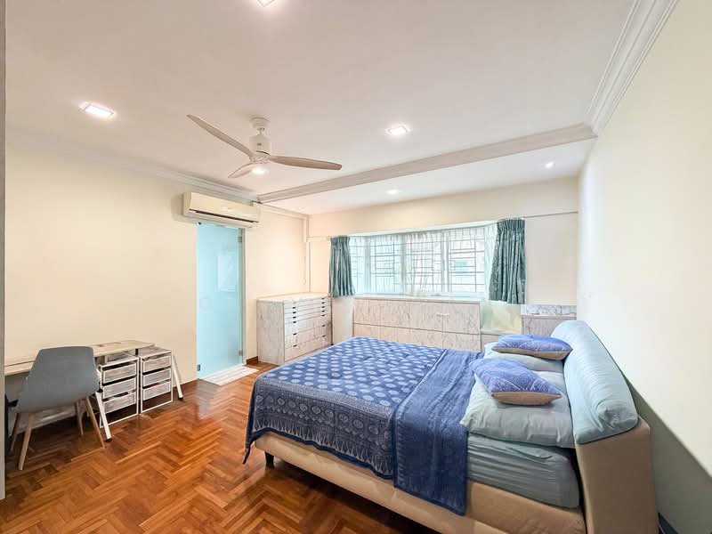 Pinewood Terrace Corner Terrace For Sale at S$ 3,500,000 | PropertyGuru Singapore - Bedroom