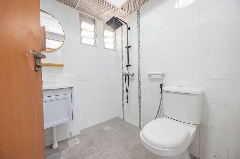 446B Jalan Kayu HDB Flat For Sale at S$ 599,000 | PropertyGuru Singapore - Bathroom