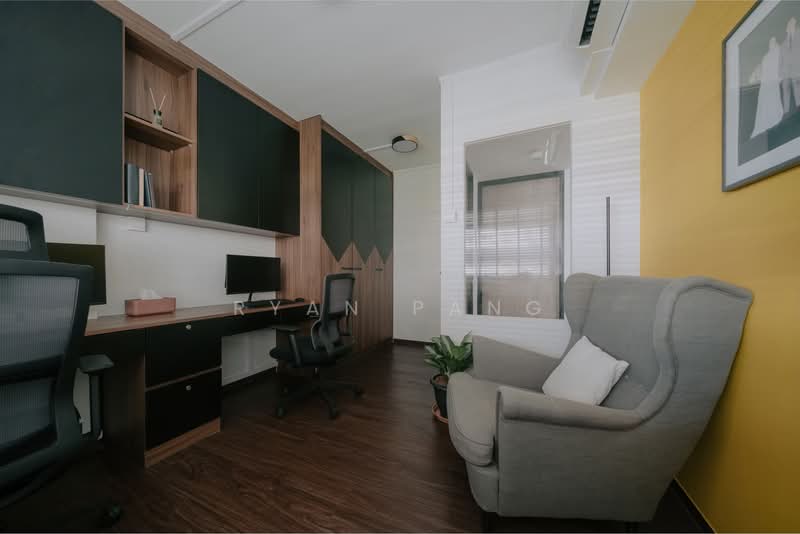 60 Strathmore Avenue HDB Flat For Sale at S$ 890,000 | PropertyGuru Singapore - Bedroom 1
