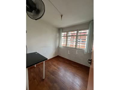 For Rent - 4 Holland Close