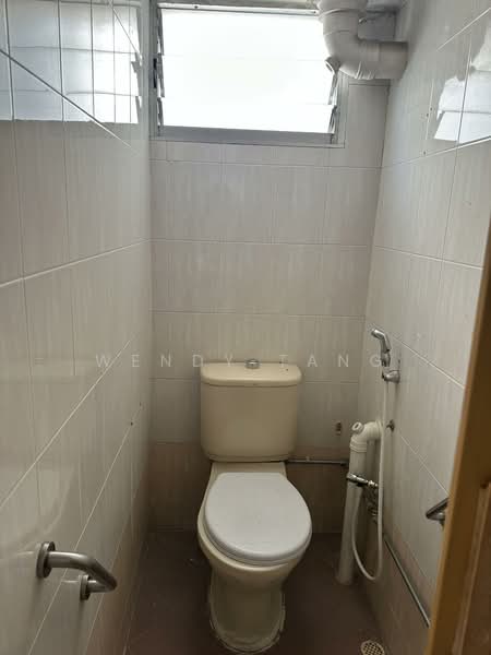 45 Bendemeer Road HDB Flat For Sale at S$ 418,000 | PropertyGuru Singapore - Bathroom