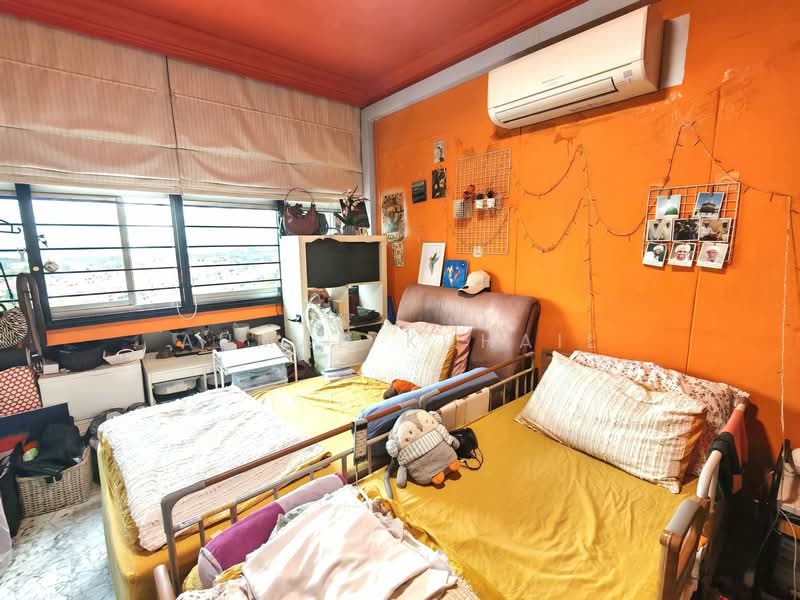 602 Elias Road HDB Flat For Sale at S$ 1,300,000 | PropertyGuru Singapore - Bedroom