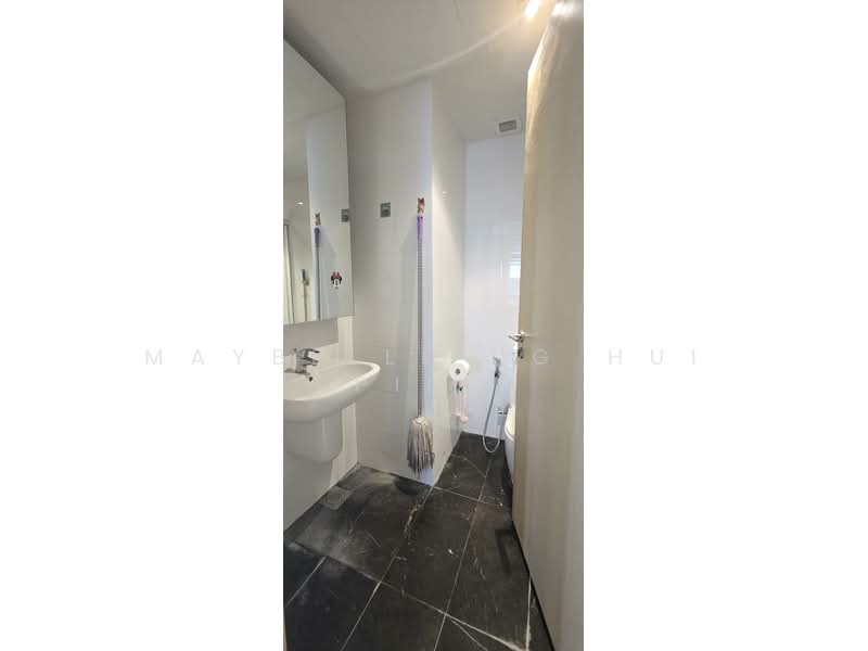 Residences Botanique, 30 32 Yio Chu Kang Road, 2 Bedrooms, 980 sqft, Condominium For Rent, by Maybelle Ng Hui Ping, 500099055 - Common bathroom - PropertyGuru.com.sg