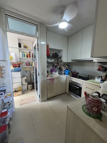 The Tampines Trilliant Executive Condominium For Sale at S$ 3,780,000 | PropertyGuru Singapore - Kitchen