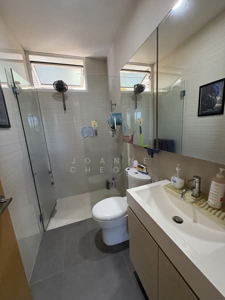 The Tampines Trilliant Executive Condominium For Sale at S$ 3,780,000 | PropertyGuru Singapore - Bathroom