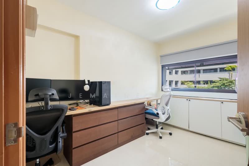 524 Jelapang Road HDB Flat For Sale at S$ 720,000 | PropertyGuru Singapore - Study