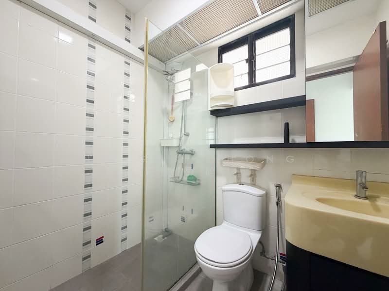 635B Senja Road HDB Flat For Sale at S$ 800,000 | PropertyGuru Singapore - Bathroom