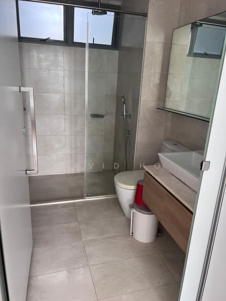 Centro Residences Condominium For Sale at S$ 1,800,000 | PropertyGuru Singapore - Bathroom