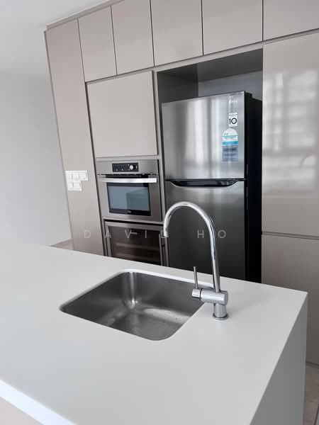 Centro Residences Condominium For Sale at S$ 1,800,000 | PropertyGuru Singapore - Kitchen