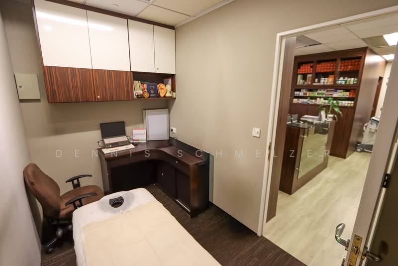 TripleOne Somerset, 111 Somerset Road, 581 sqft, Office For Sale, by Dennis Schmelzer, 500099099 - Office / Treatment Room 1 - CommercialGuru.com.sg