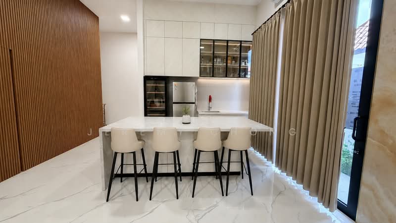 Chartwell Drive, Chartwell Drive, 8 Bedrooms, 9,678 sqft, Semi-Detached House For Sale, by Jeremy Chong, 500099109 - Kitchen - PropertyGuru.com.sg