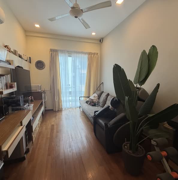 For Sale - JUST LISTED ☘️SEA AVE☘️ 3.5sty CORNER TER. 2mins walk to Marine Parade MRT!