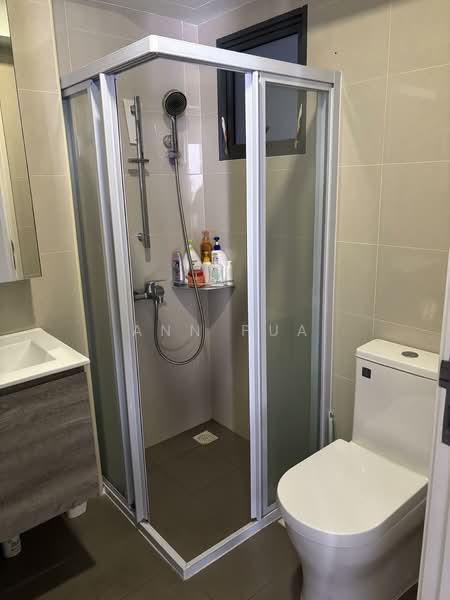 311C Clementi Avenue 4, 311C Clementi Avenue 4, 2 Bedrooms, 646 sqft, HDB Flat For Rent, by Ann Pua, 500099123 - Bathroom - PropertyGuru.com.sg