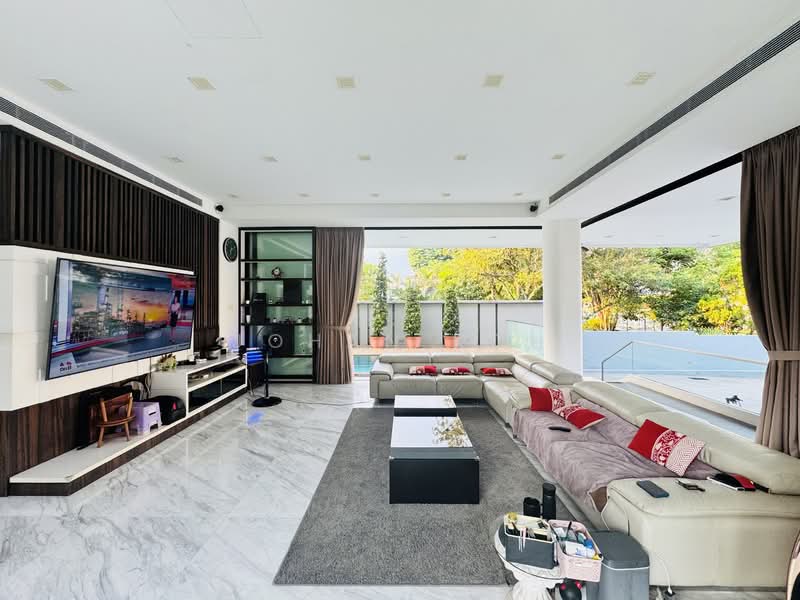 For Sale - ⭐️Modern Goodman Estate Bungalow ⭐️ Wide Frontage ⭐️ Huge plot