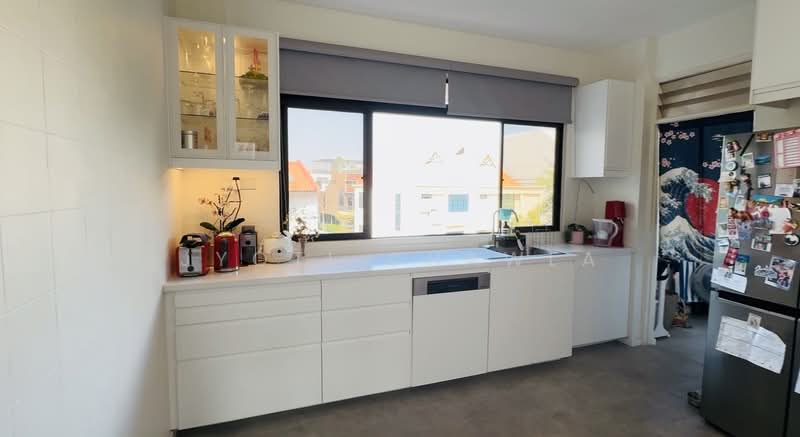 Seraya Ville, 11 Seraya Lane, 3 Bedrooms, 1,430 sqft, Condominium For Rent, by Jyoti Chawla, 500099138 - Kitchen - PropertyGuru.com.sg