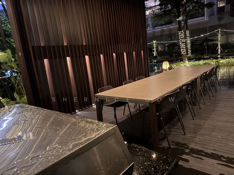 Hilltops Condominium For Sale at S$ 2,650,000 | PropertyGuru Singapore - Exterior