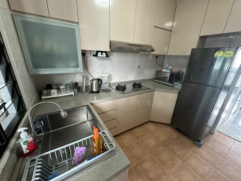 954 Hougang Avenue 9 HDB Flat For Sale at S$ 645,000 | PropertyGuru Singapore - Kitchen