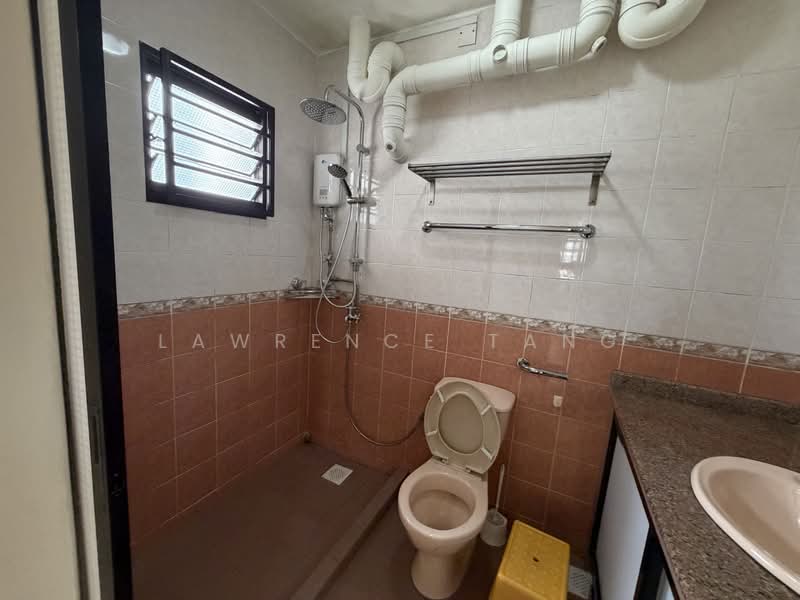322C Anchorvale Drive HDB Flat For Sale at S$ 715,000 | PropertyGuru Singapore - Bathroom