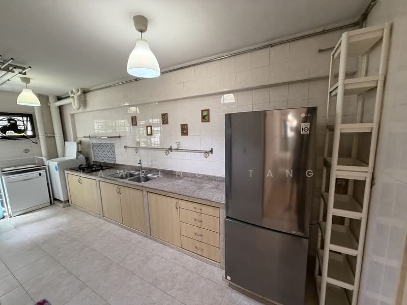 322C Anchorvale Drive HDB Flat For Sale at S$ 715,000 | PropertyGuru Singapore - Kitchen
