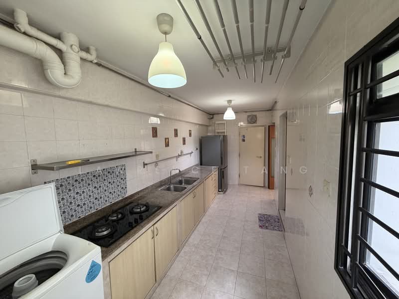 322C Anchorvale Drive HDB Flat For Sale at S$ 715,000 | PropertyGuru Singapore - Kitchen