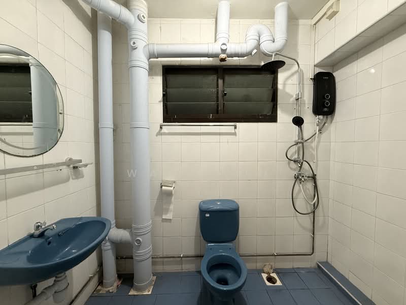 154 Jalan Teck Whye, 154 Jalan Teck Whye, Room Rental, 195 sqft, HDB Flat For Rent, by Wade Koh, 500099150 - Bathroom - PropertyGuru.com.sg