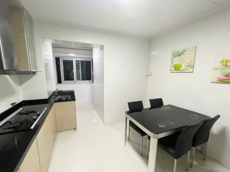 203 Bishan Street 23 HDB Flat For Sale at S$ 900,000 | PropertyGuru Singapore - Kitchen