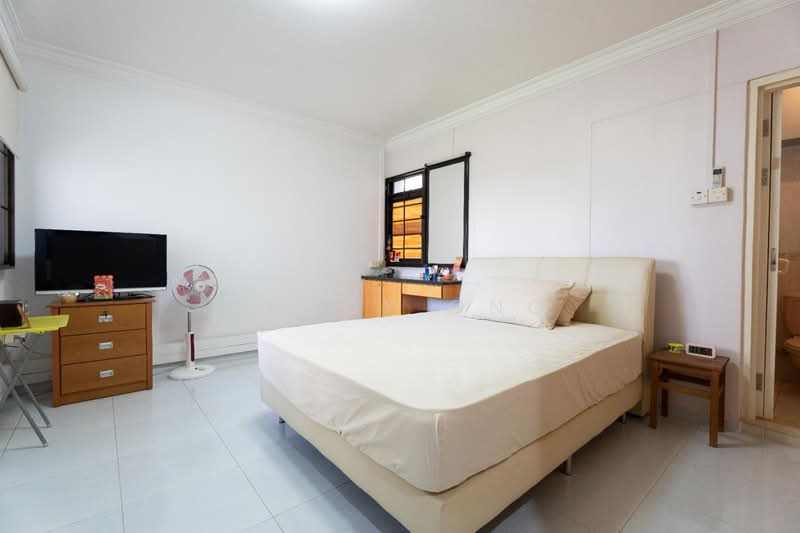 203A Compassvale Road HDB Flat For Sale at S$ 768,888 | PropertyGuru Singapore - Master Bedroom