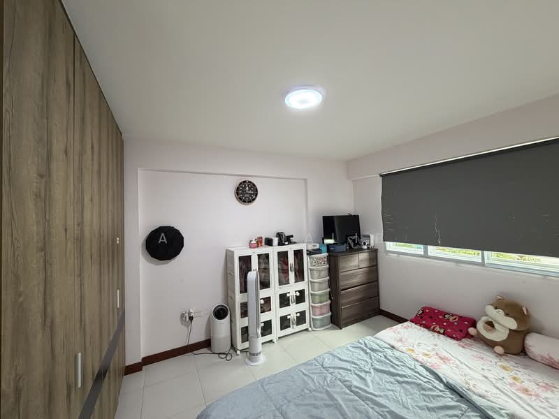 317A Yishun Avenue 9 HDB Flat For Sale at S$ 695,000 | PropertyGuru Singapore - Bedroom