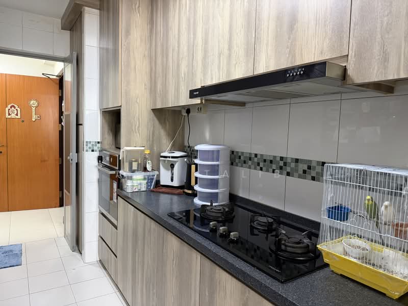 317A Yishun Avenue 9 HDB Flat For Sale at S$ 695,000 | PropertyGuru Singapore - Kitchen