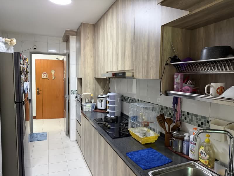 317A Yishun Avenue 9 HDB Flat For Sale at S$ 695,000 | PropertyGuru Singapore - Kitchen