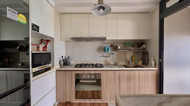 Hundred Palms Residences Executive Condominium For Sale at S$ 2,500,000 | PropertyGuru Singapore - Kitchen